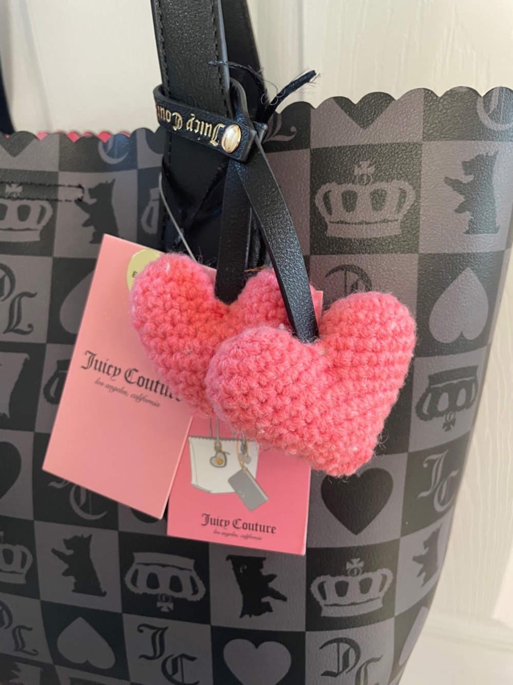 Viral Juicy Couture Black Logo Tote with Pink Heart Knit Charm - Picture 3 of 6